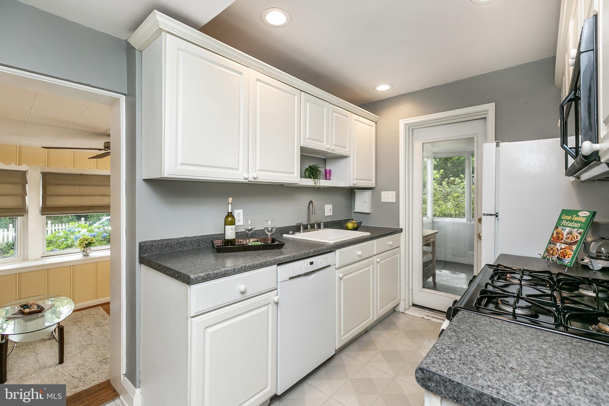 815 Olmstead Road Baltimore, MD 21208 - Photo 11 of 43