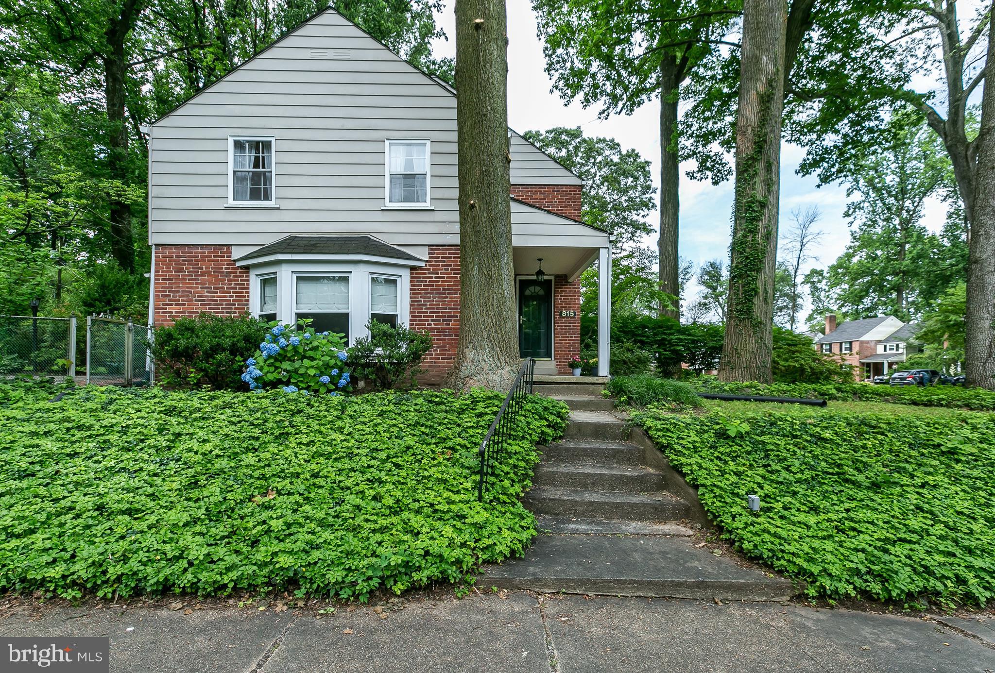 815 Olmstead Road Baltimore, MD 21208 - Photo 4 of 43