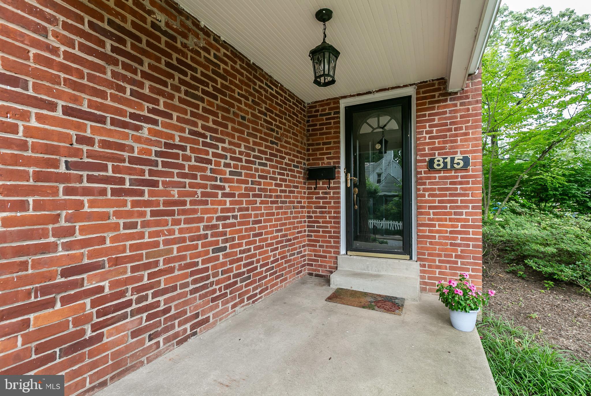 815 Olmstead Road Baltimore, MD 21208 - Photo 5 of 43