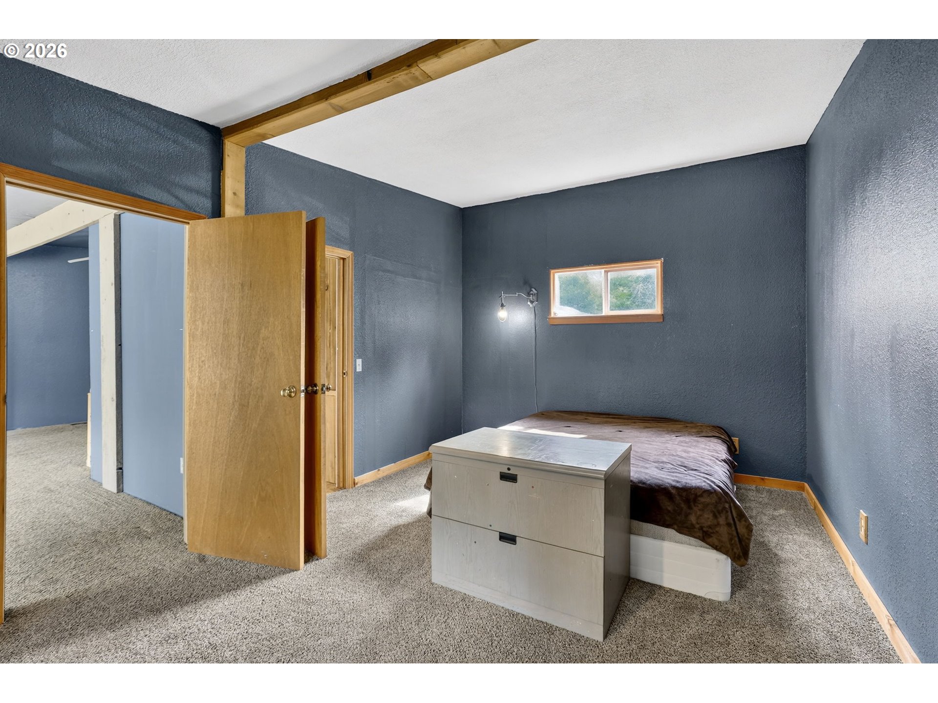 72 Brunning Road Stevenson, WA 98648 - Photo 24 of 47 a bedroom with a bed and a cabinets