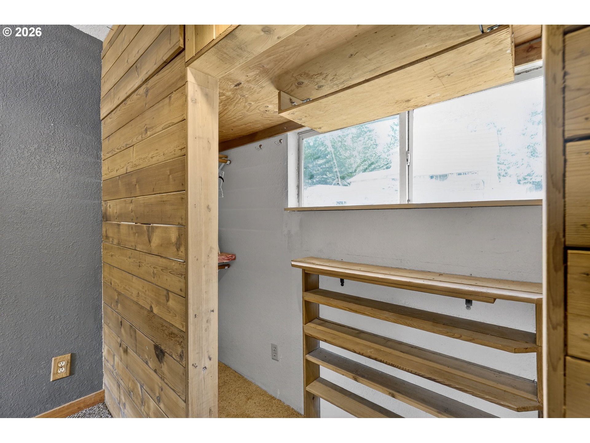 72 Brunning Road Stevenson, WA 98648 - Photo 29 of 47 a view of small space with wooden floor and a window