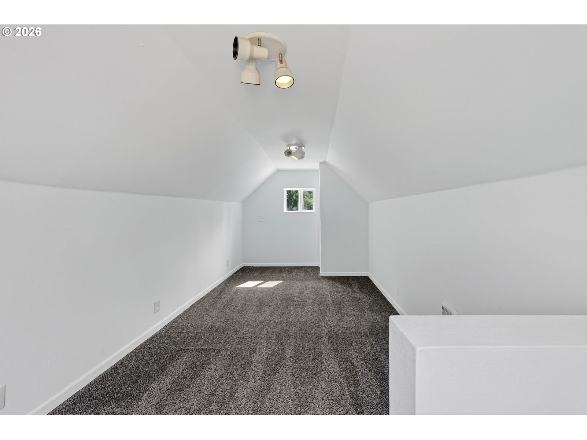 72 Brunning Road Stevenson, WA 98648 - Photo 30 of 47 a view of an empty room and window