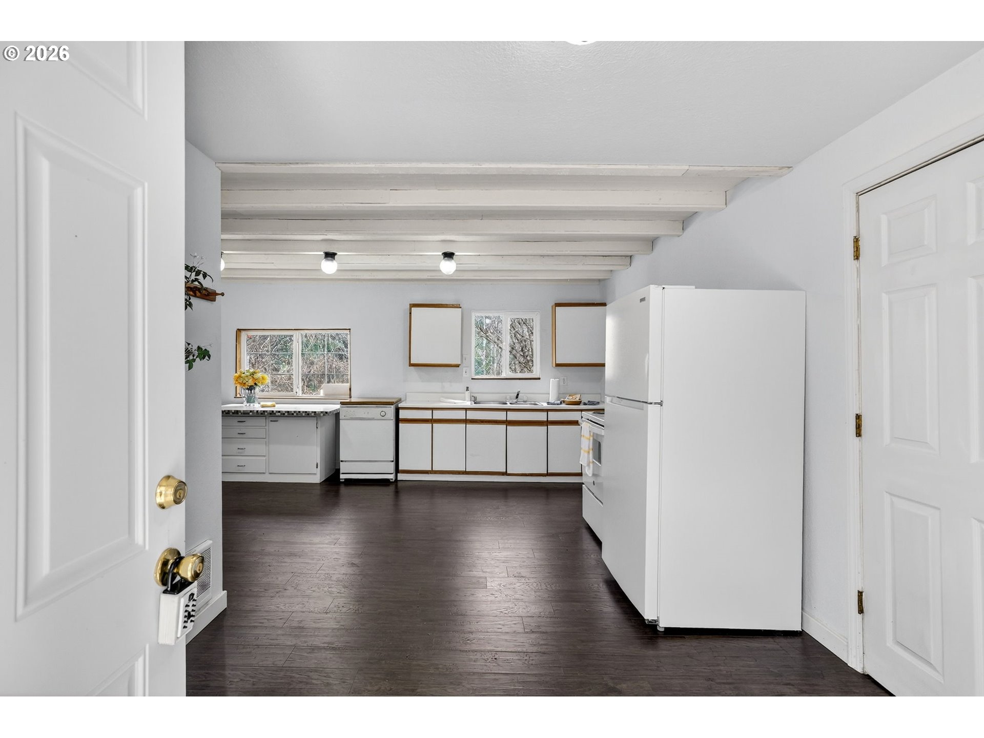 72 Brunning Road Stevenson, WA 98648 - Photo 3 of 47 a view of cabinets and wooden floor