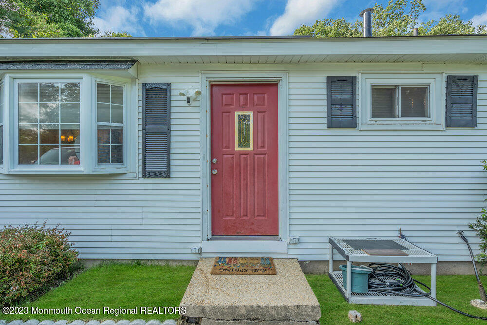 26 Brookside Drive Howell, NJ 07731 - Photo 4 of 33 011_dsc09620-1