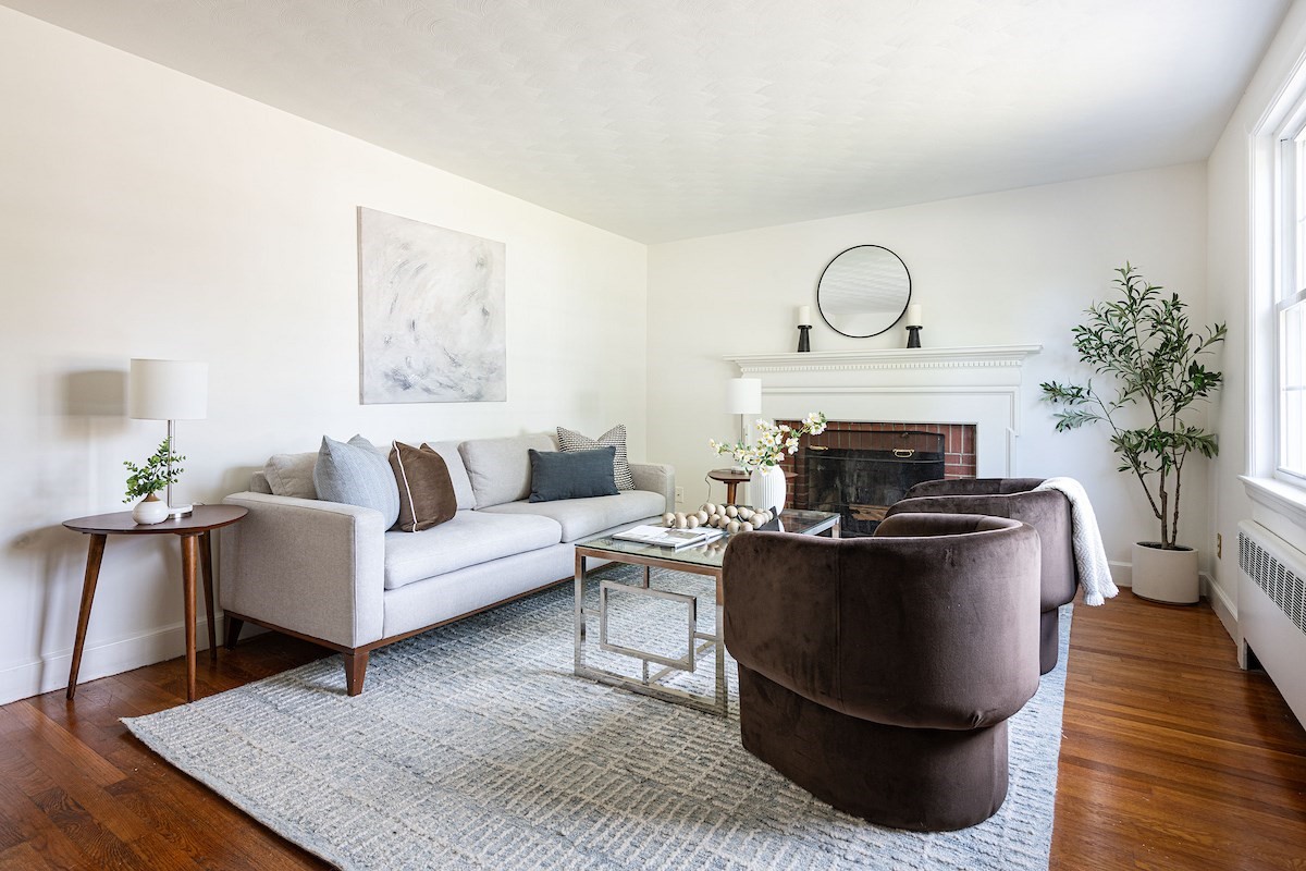 28 Middle Street Lexington, MA 02421 - Photo 6 of 24 Gallery Image 6