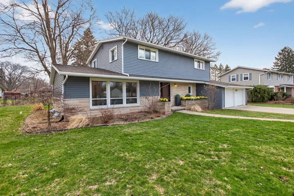 $349,000 | 837 Thorntree Boulevard, Jackson, MI 49203