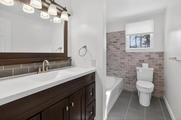 $349,000 | 837 Thorntree Boulevard, Jackson, MI 49203