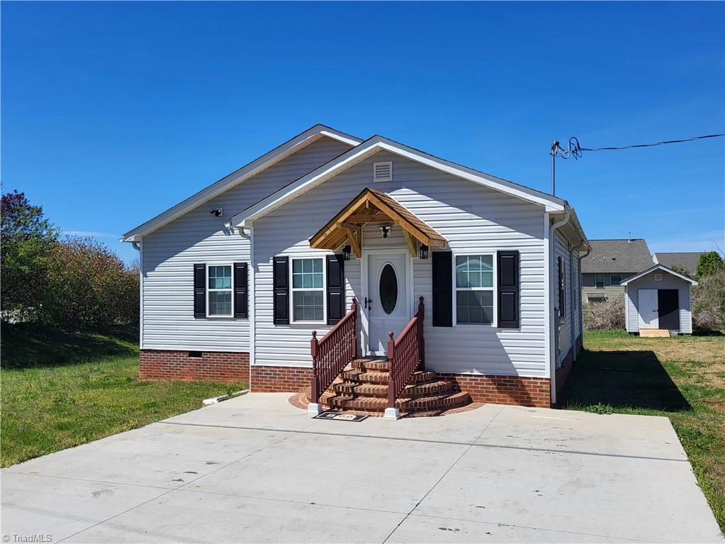 12 Forest Hill Road Lexington, NC 27295 - Photo 2 of 48
