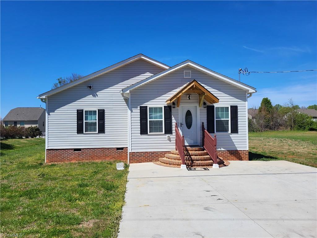 12 Forest Hill Road Lexington, NC 27295 - Photo 6 of 48