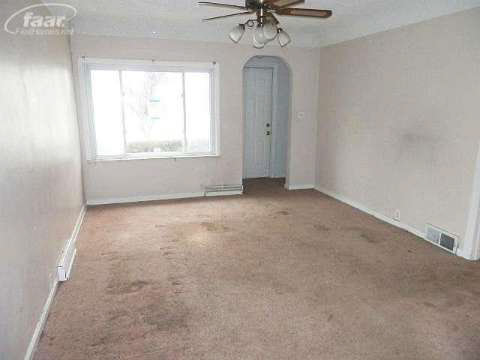 1511 North Center Road Flint, MI 48506 - Photo 4 of 8 20360061-3.JPG