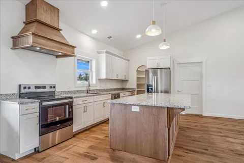 $525,000 | 961 Collins Lane, Huntland, TN 37345