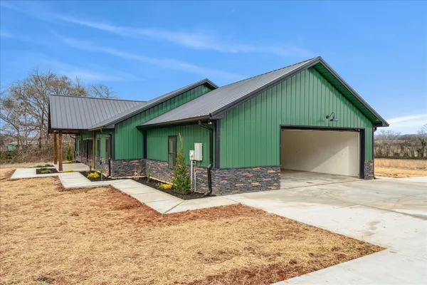 $535,000 | 961 Collins Lane, Huntland, TN 37345