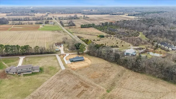 $535,000 | 961 Collins Lane, Huntland, TN 37345