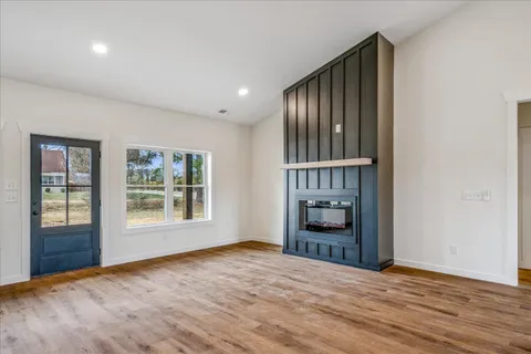 $525,000 | 961 Collins Lane, Huntland, TN 37345