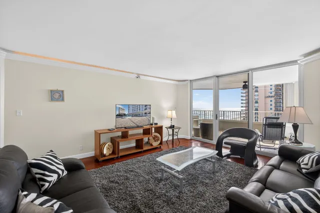 $5,500 | 5200 North Ocean Drive, Unit 1004, Singer Island, FL 33404