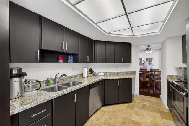 $5,500 | 5200 North Ocean Drive, Unit 1004, Singer Island, FL 33404