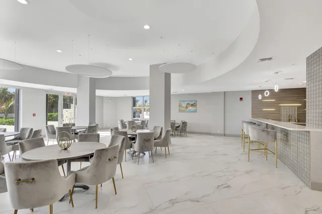 $5,500 | 5200 North Ocean Drive, Unit 1004, Singer Island, FL 33404