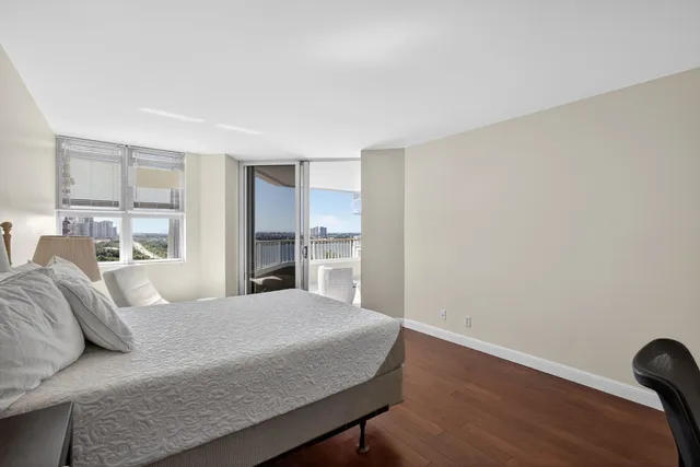 $5,500 | 5200 North Ocean Drive, Unit 1004, Singer Island, FL 33404