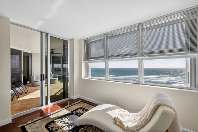 $5,500 | 5200 North Ocean Drive, Unit 1004, Singer Island, FL 33404