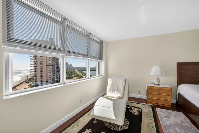 $5,500 | 5200 North Ocean Drive, Unit 1004, Singer Island, FL 33404