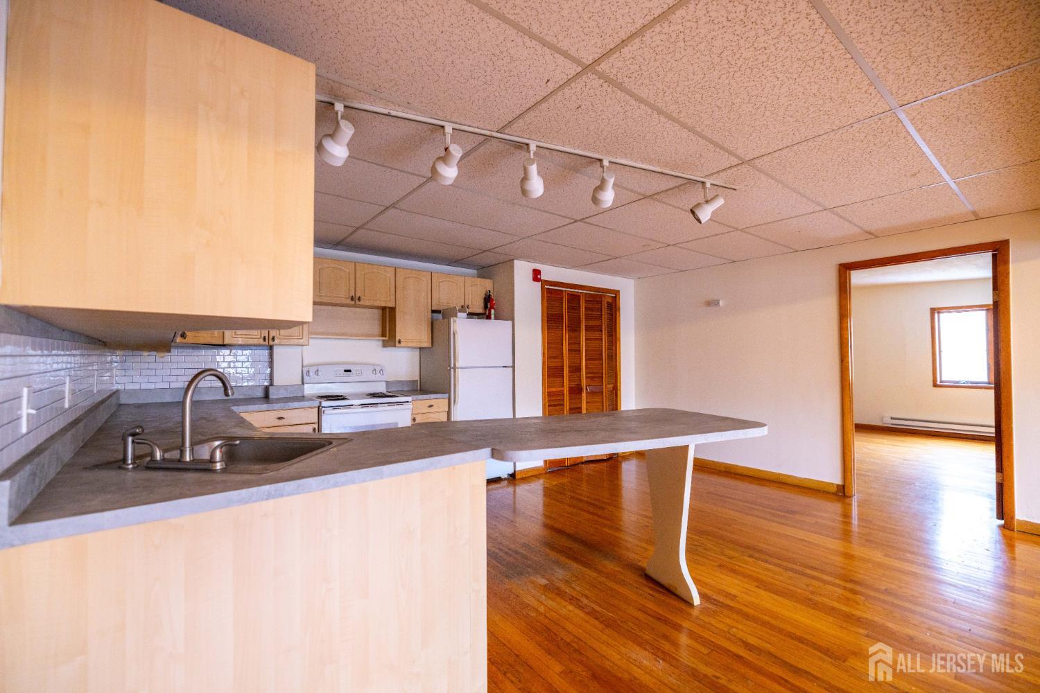 353 Springfield Avenue Summit, NJ 07901 - Photo 9 of 14