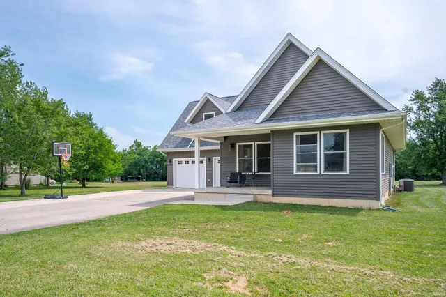 $295,000 | 2957 South Southtown Place, Portland, IN 47371