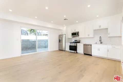 $1,649,000 | 2815 South Mansfield Avenue, Los Angeles, CA 90016