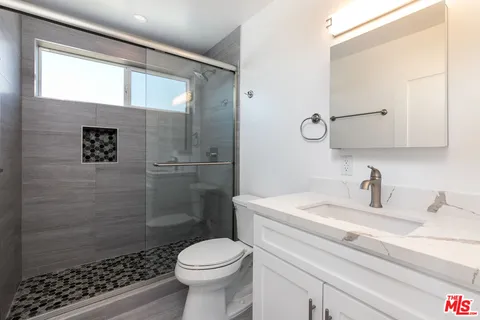 $1,649,000 | 2815 South Mansfield Avenue, Los Angeles, CA 90016