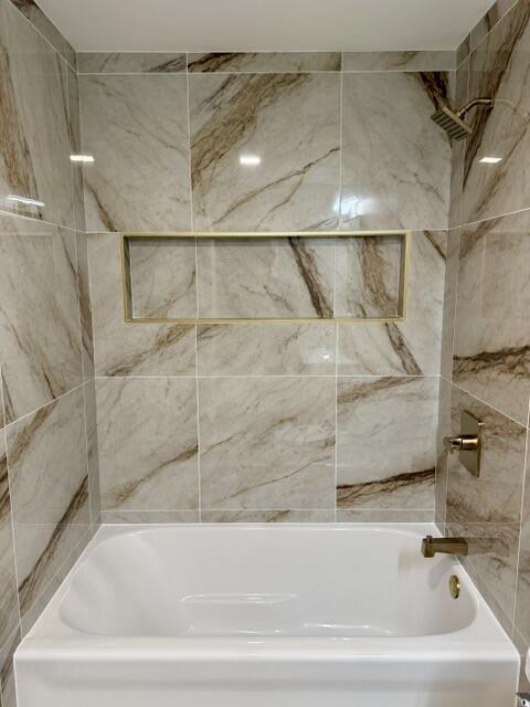 1528 Hanley Street Gary, IN 46406 - Photo 19 of 27 a bathroom with a bathtub