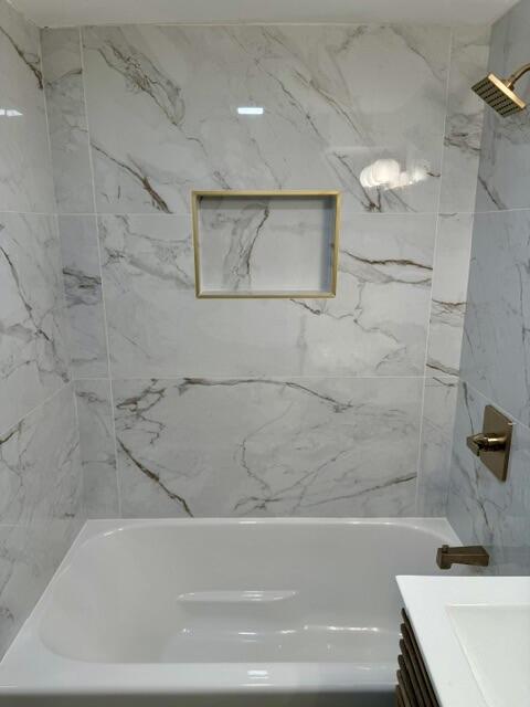 1528 Hanley Street Gary, IN 46406 - Photo 23 of 27 a bathroom with a bathtub