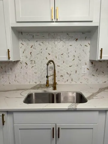 a close view of sink and tap