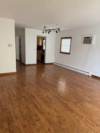 $179,000 | 905 Graceland Avenue, Unit 7, Des Plaines, IL 60016