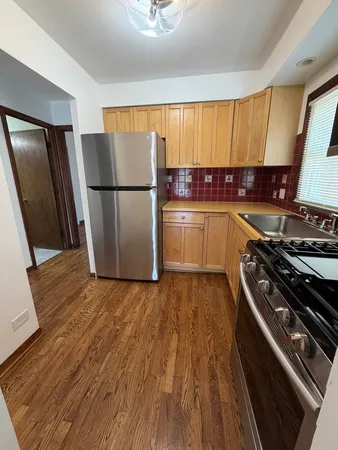 $179,000 | 905 Graceland Avenue, Unit 7, Des Plaines, IL 60016