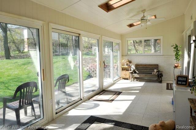 29525 Sugar Spring Road Farmington, MI 48334 - Photo 24 of 25 24-sunroom-2.jpg