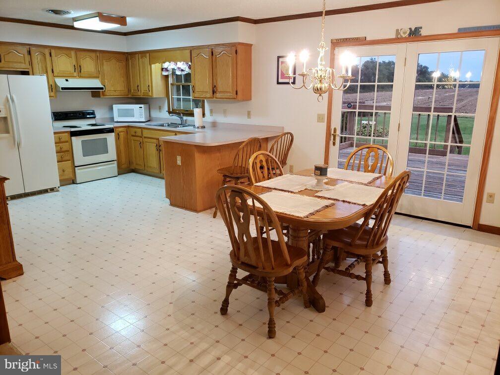 4213 Osborne Road Hurlock, MD 21643 - Photo 17 of 28 Kitchen & Dining