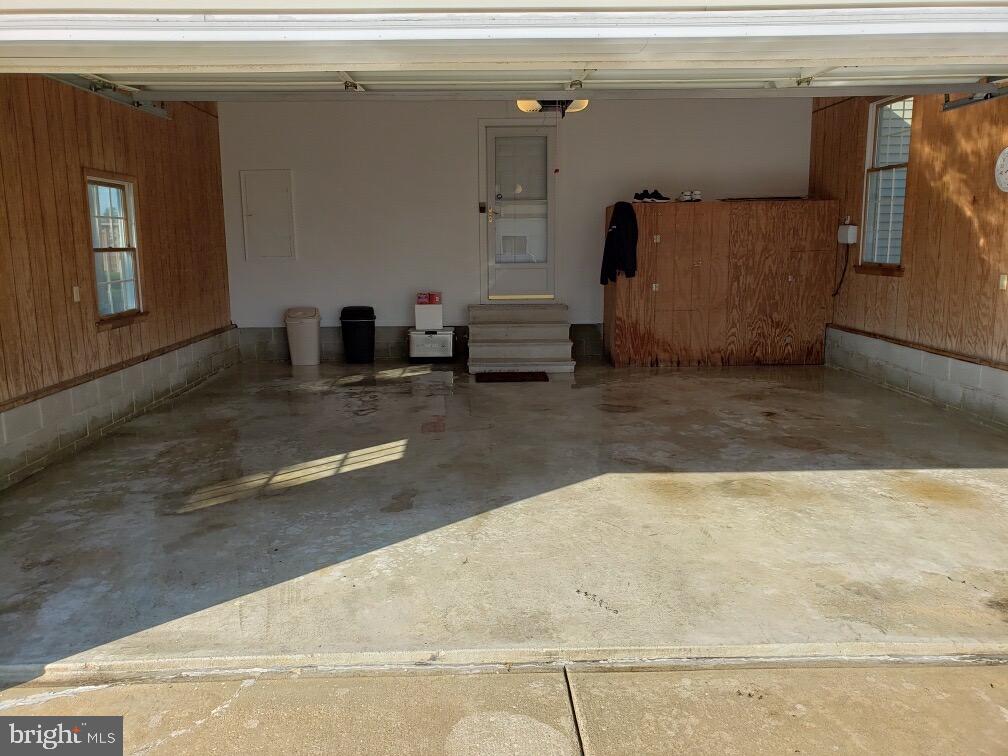 4213 Osborne Road Hurlock, MD 21643 - Photo 10 of 28 Attached Garage