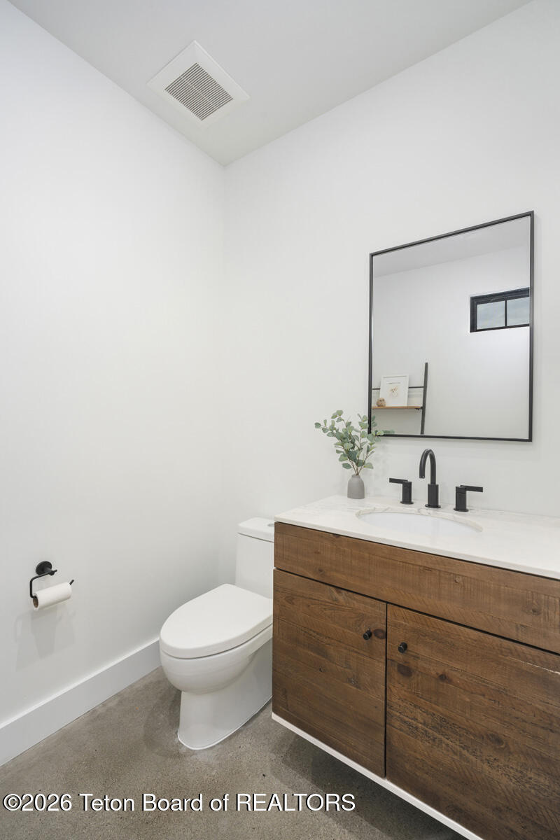 9194 Megan Street Victor, ID 83455 - Photo 20 of 24 20 Powder Room