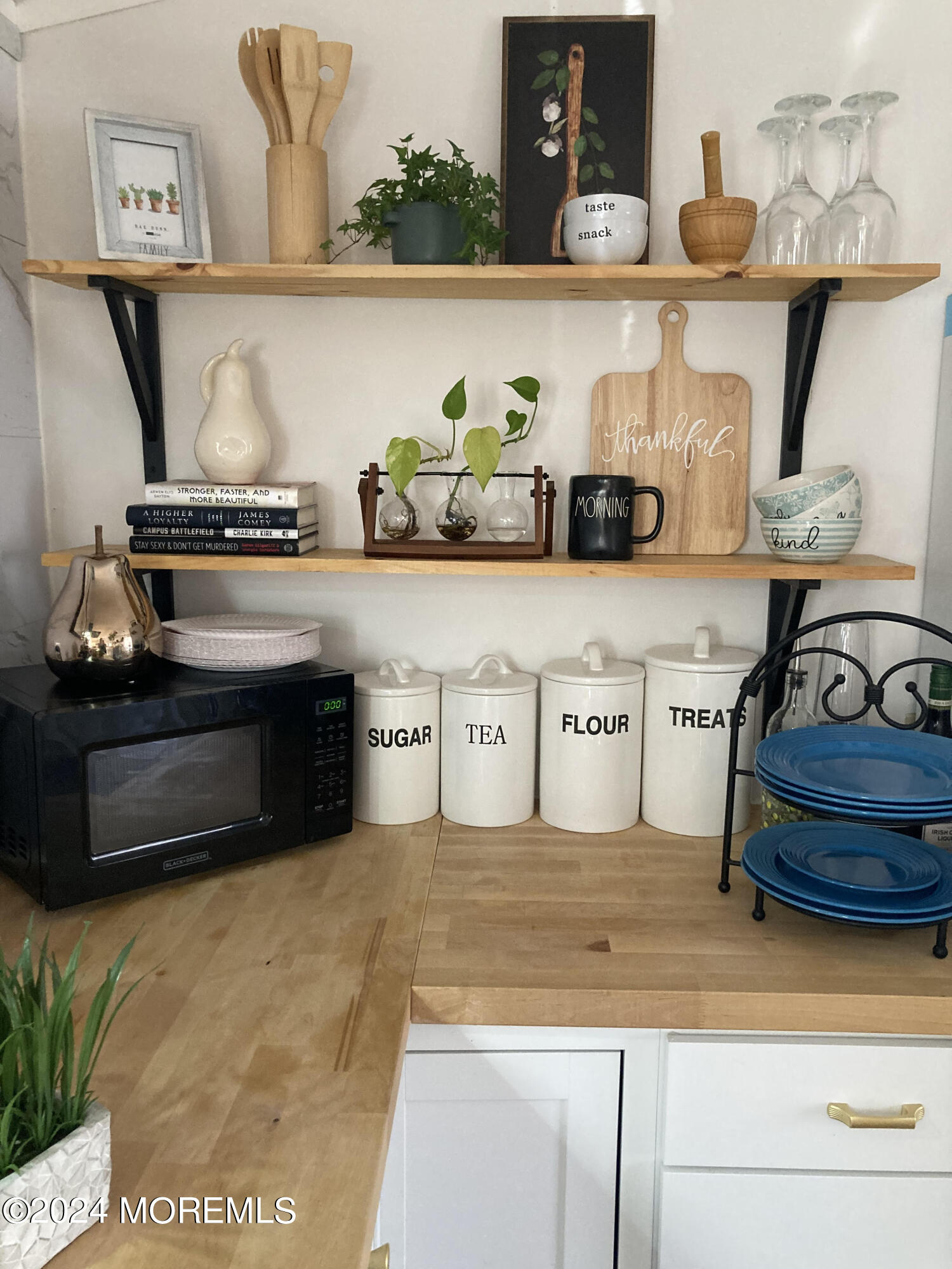 8 Nicholas Boulevard Jackson, NJ 08527 - Photo 8 of 32 Kitchen-25