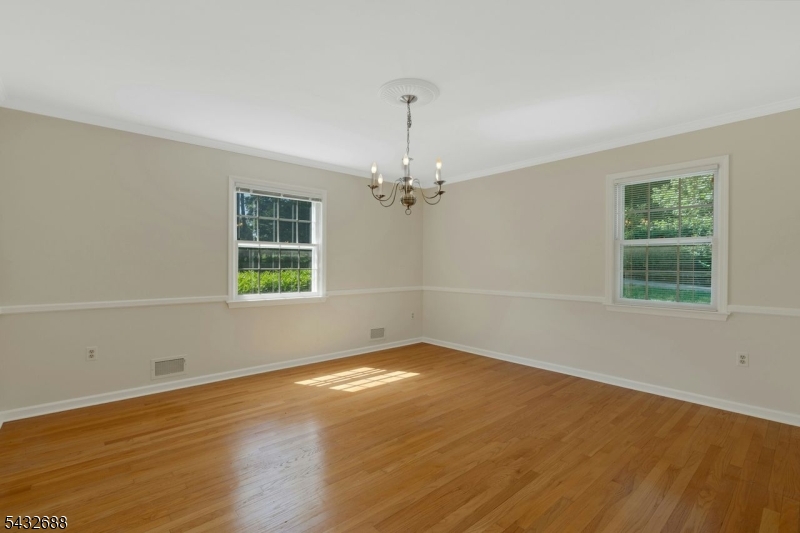35 Manor Drive Bernards, NJ 07920 - Photo 9 of 46