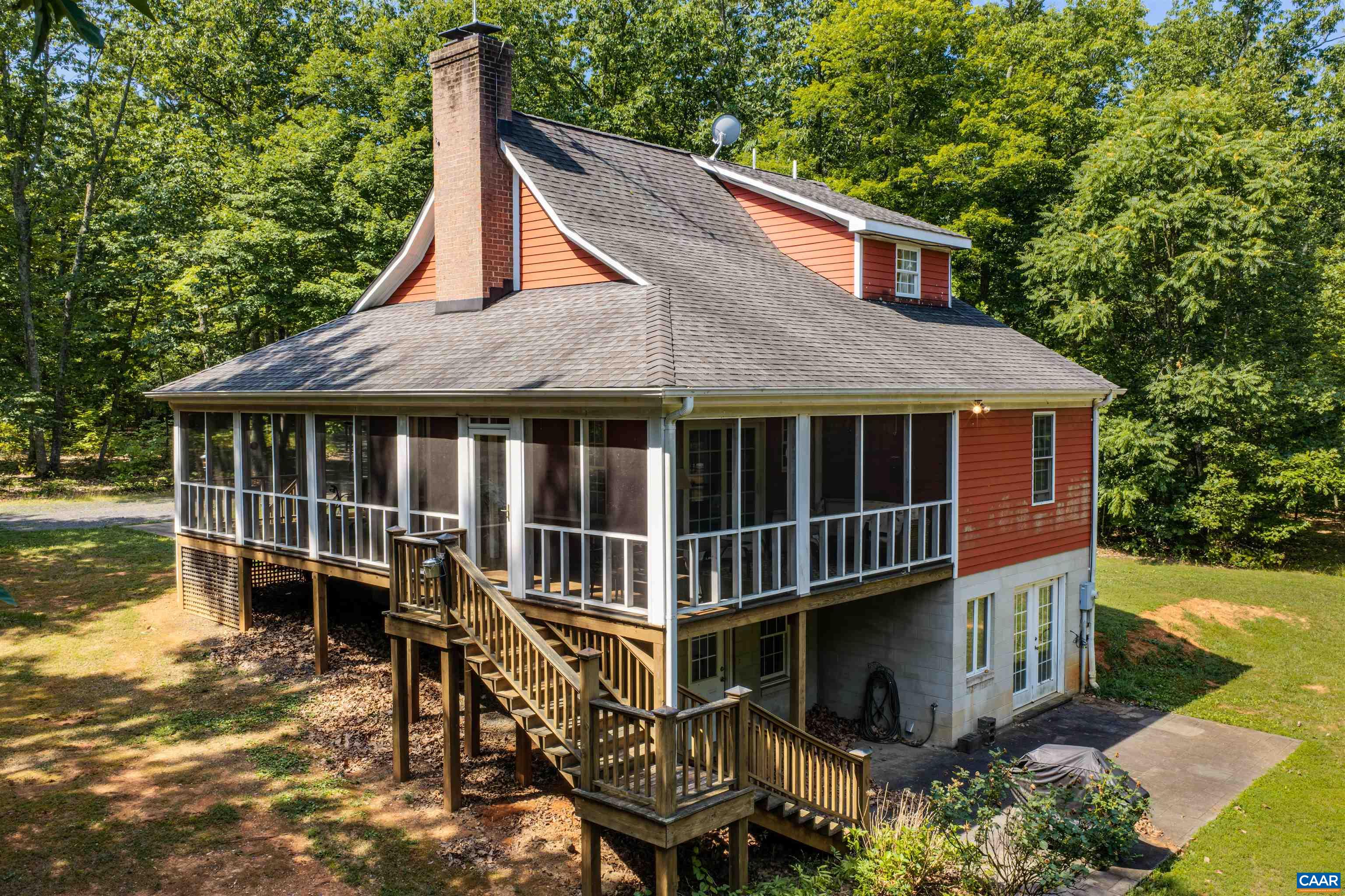 363 Bridgeport Road Scottsville, VA 24590 - Photo 2 of 39