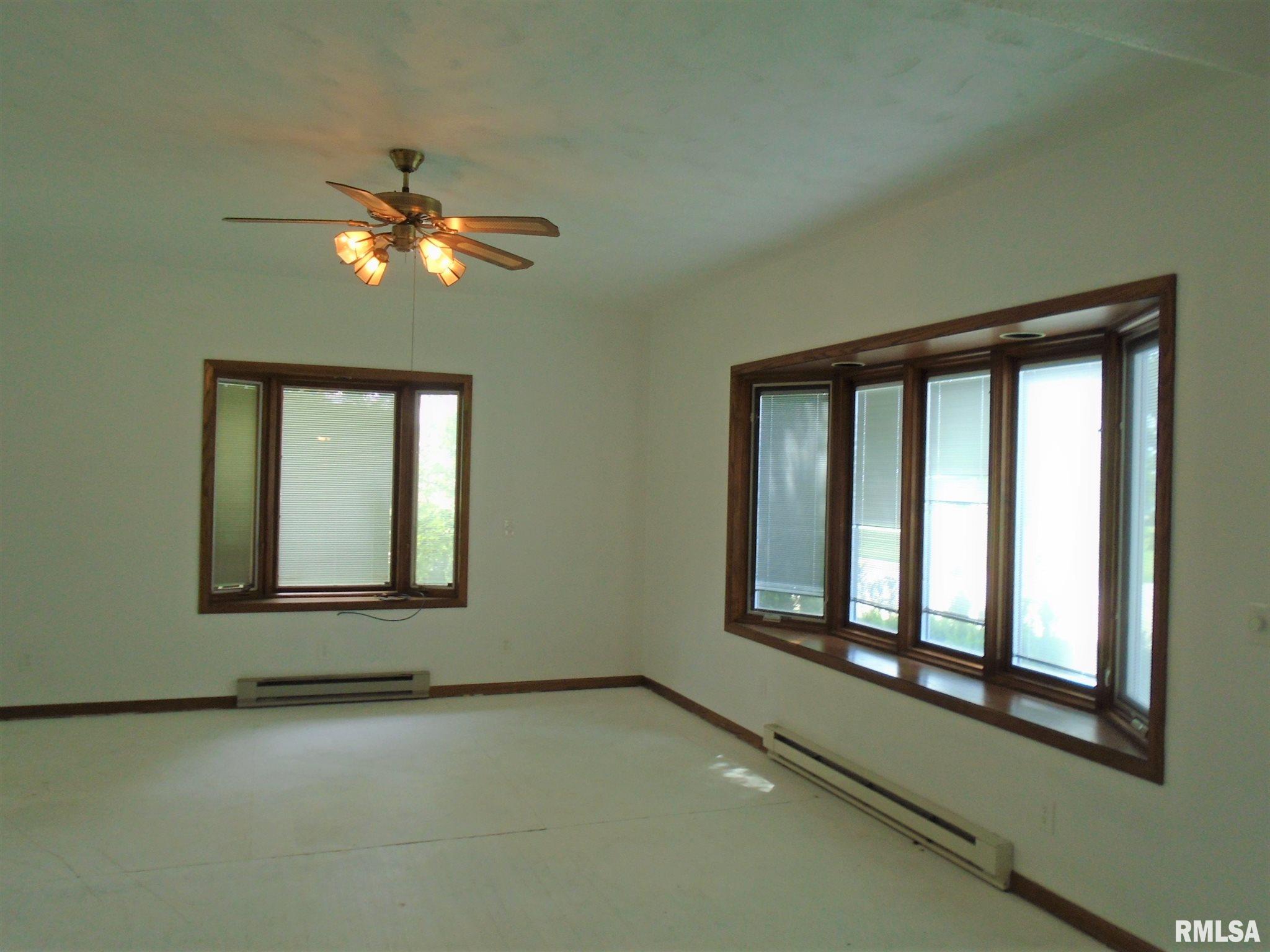 8020 New Liberty Road Walcott, IA 52773 - Photo 5 of 18 Gallery Image 5