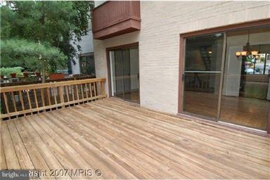 2036 Golf Course Drive Reston, VA 20191 - Photo 21 of 30 Deck