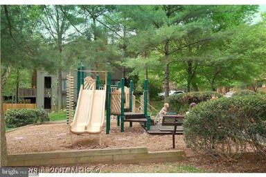 2036 Golf Course Drive Reston, VA 20191 - Photo 26 of 30 Community