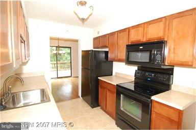 2036 Golf Course Drive Reston, VA 20191 - Photo 6 of 30 Kitchen