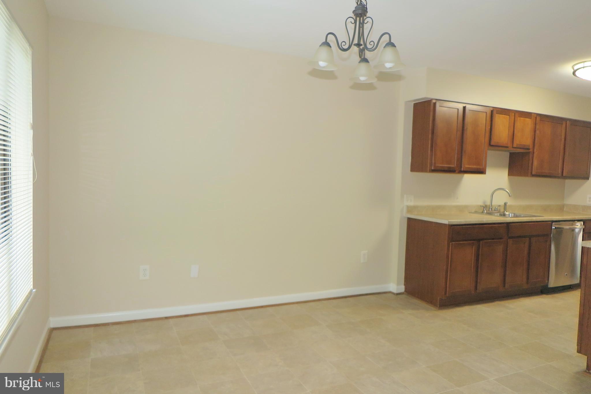 2036 Golf Course Drive Reston, VA 20191 - Photo 10 of 30 Kitchen table space