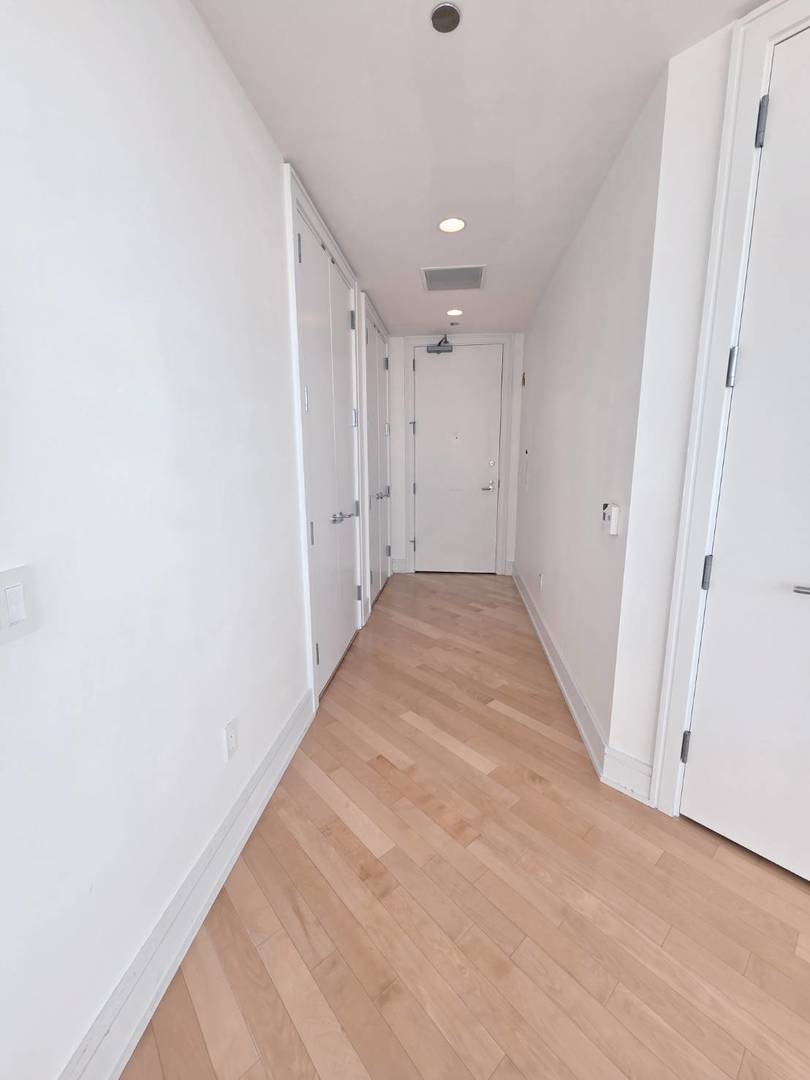 401 North Wabash Avenue, Unit 79C Chicago, IL 60611 - Photo 12 of 38 a view of an empty room