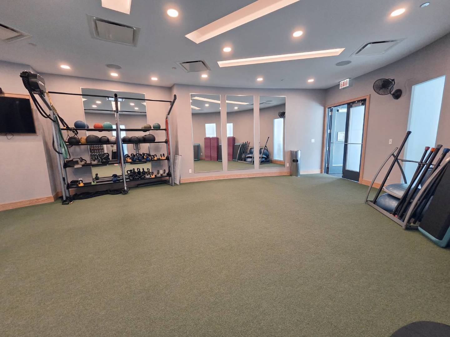 401 North Wabash Avenue, Unit 79C Chicago, IL 60611 - Photo 27 of 38 a view of a big room with air conditioner duct and materials on floor