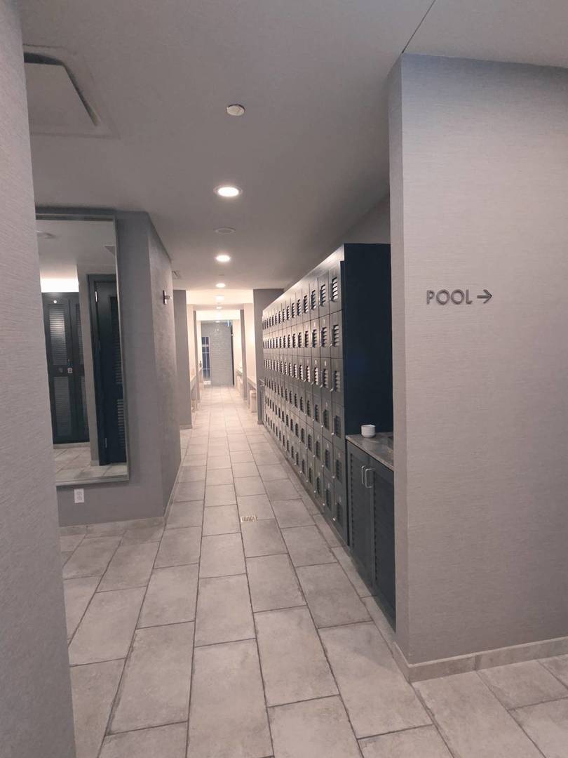 401 North Wabash Avenue, Unit 79C Chicago, IL 60611 - Photo 31 of 38 a view of a hallway