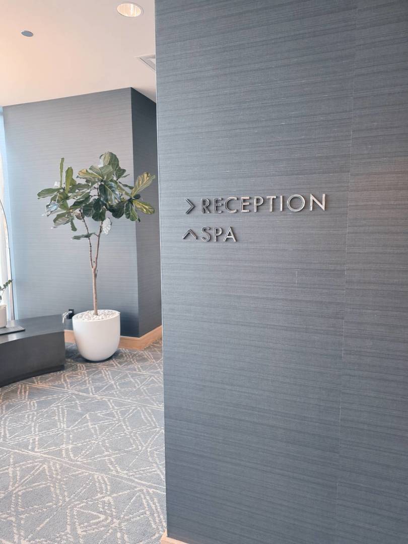 401 North Wabash Avenue, Unit 79C Chicago, IL 60611 - Photo 35 of 38 a vase of flowers sitting on a table