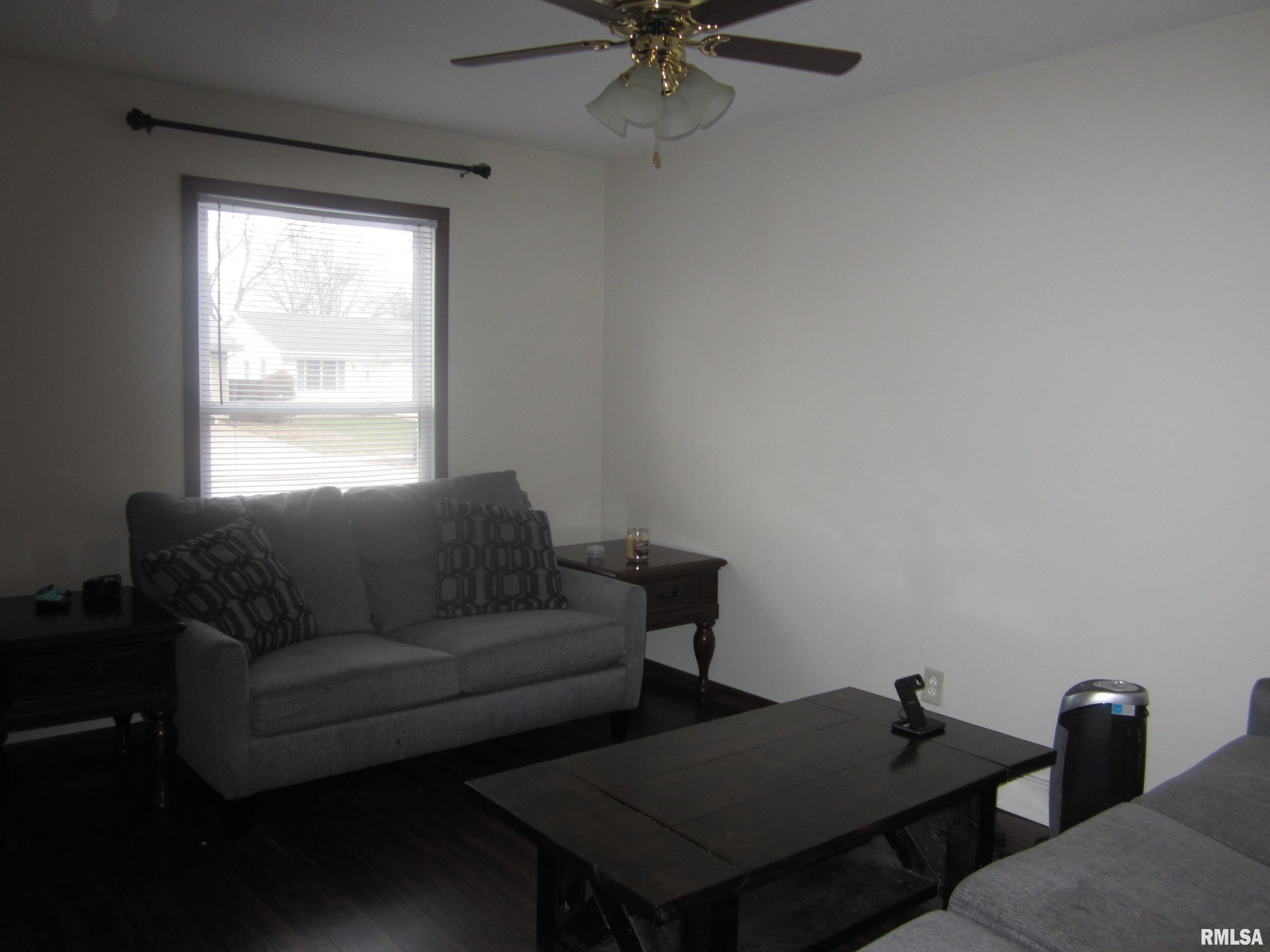 220 West Hawkeye Way Springfield, IL 62707 - Photo 2 of 12